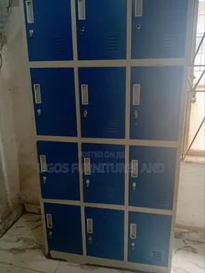 12 Doors Locker