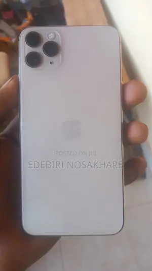 Apple iPhone 11 Pro Max 64 GB Gold
