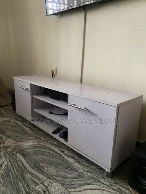 Declutter- TV Stand