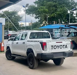 New Toyota Hilux 2026 White