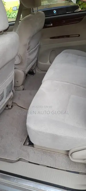 Toyota Avensis Verso 2.0 Petrol 2008 Silver
