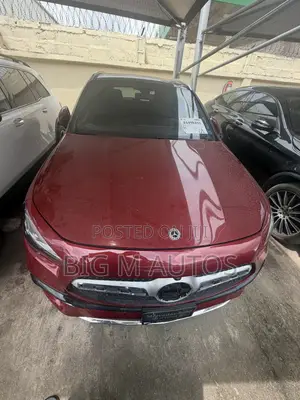 Mercedes-Benz GLA 250 2022 Red