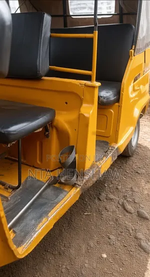 TVS King Deluxe Plus iTouch Start 2020 Yellow