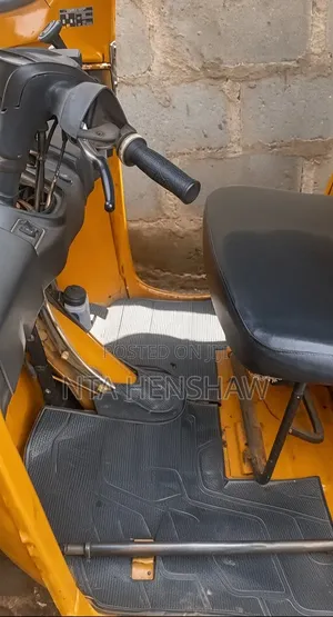 TVS King Deluxe Plus iTouch Start 2020 Yellow