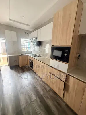 3bdrm Apartment in Lekki Right Lekk for rent