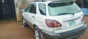 Lexus RX 2000 White