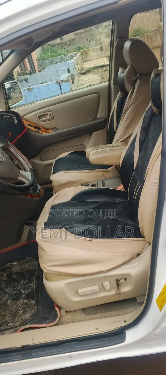 Lexus RX 2000 White