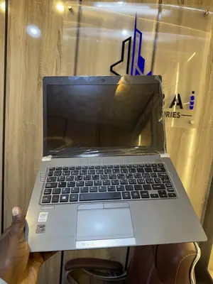 New Laptop Toshiba Portege Z30 8GB Intel Core i5 SSD 128GB