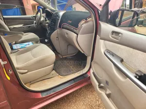 Toyota Sienna 2006 Red