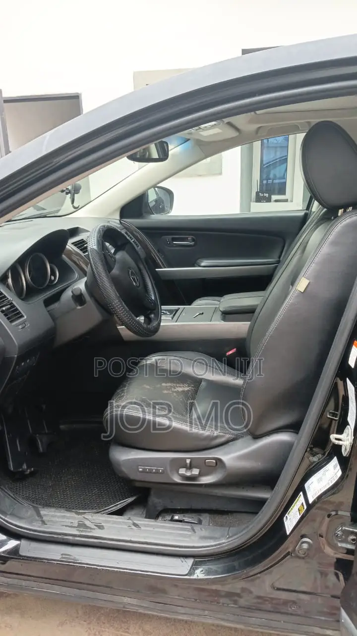 7 Seater Mazda CX9 for Hire