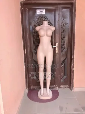 Armless Mannequin