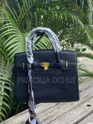 Stylish Ladies Handbag – Black