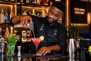 Mixologist Needed in a Lounge