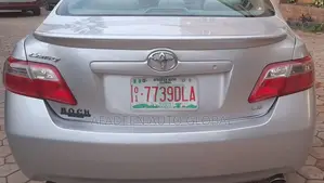Toyota Camry XLE V6 4dr Sedan (3.5L 6cyl 6AM) 2009 Silver