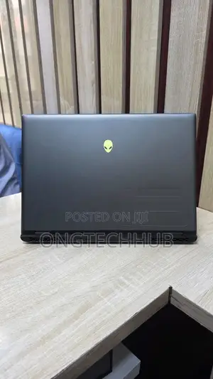 Laptop Alienware M16 R2 16GB Intel Core Ultra 7 SSD 1T