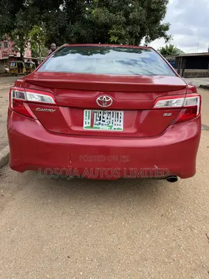 Toyota Camry SE 4dr Sedan (2.5L 4cyl 6A) 2013 Red