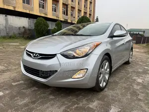 Hyundai Elantra Limited Sedan FWD (1.8L 4cyl 6A) 2013 Silver