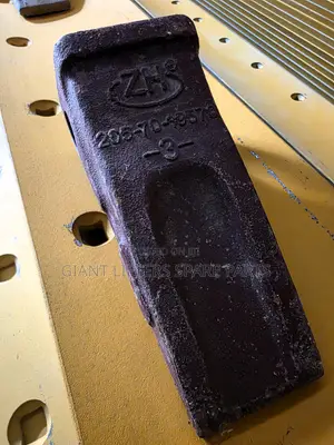 Komatsu PC200 Bucket Tooth 205-70-19570