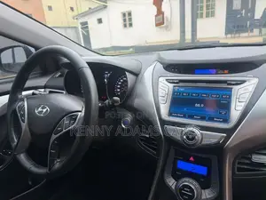 Hyundai Elantra Limited Sedan FWD (1.8L 4cyl 6A) 2013 Silver