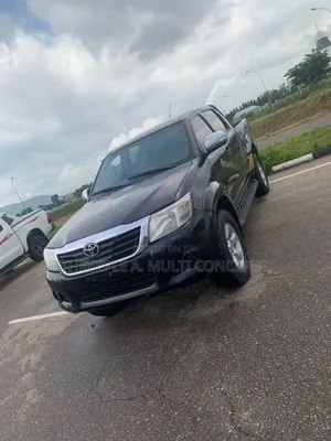 Toyota Hilux 2014 Black