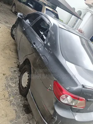 Toyota Corolla 2012 Gray