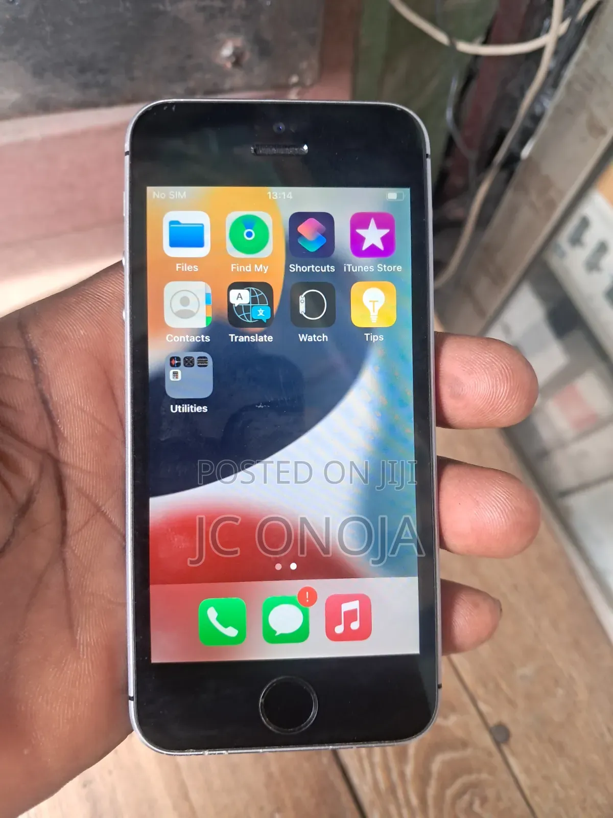 Apple iPhone SE (2022) 64 GB Gray