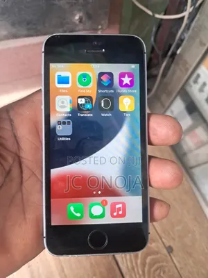 Apple iPhone SE (2022) 64 GB Gray