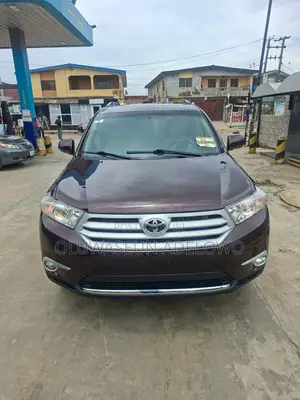 Toyota Highlander Limited 2011 Brown