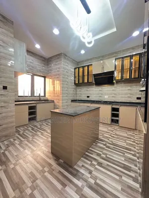 5bdrm Mansion in Extension I I I, Kubwa for rent