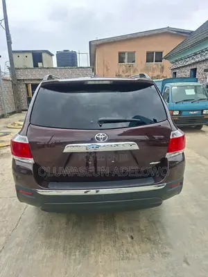 Toyota Highlander Limited 2011 Brown
