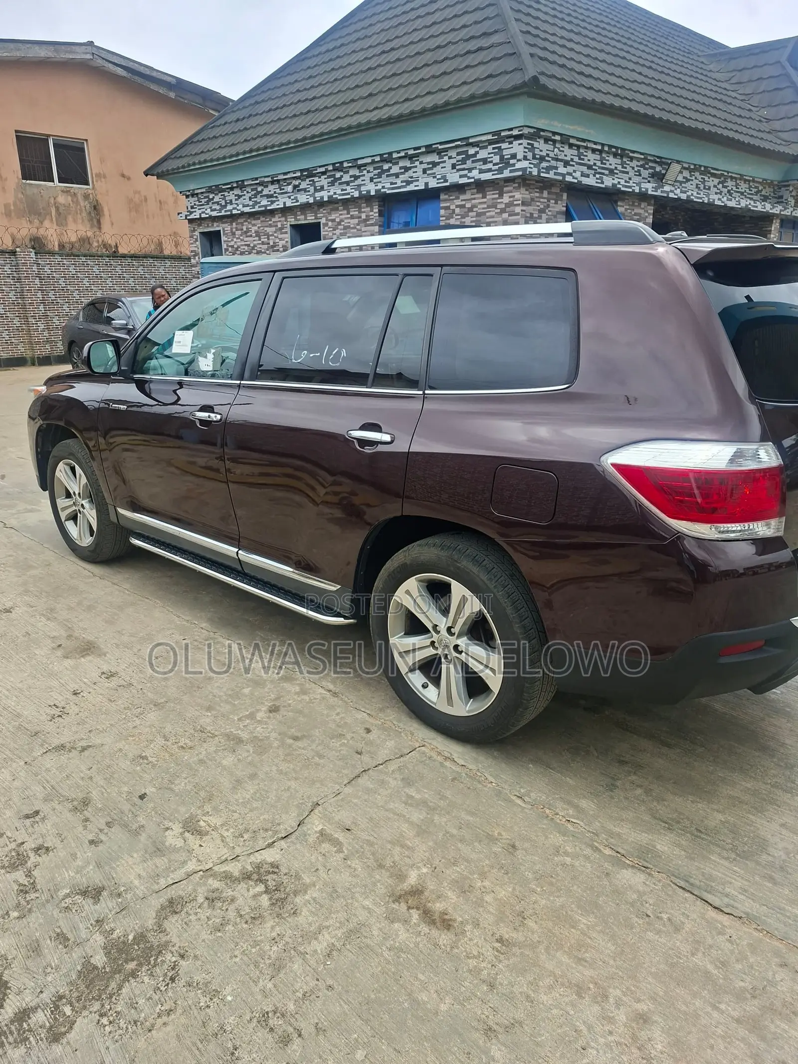 Toyota Highlander Limited 2011 Brown