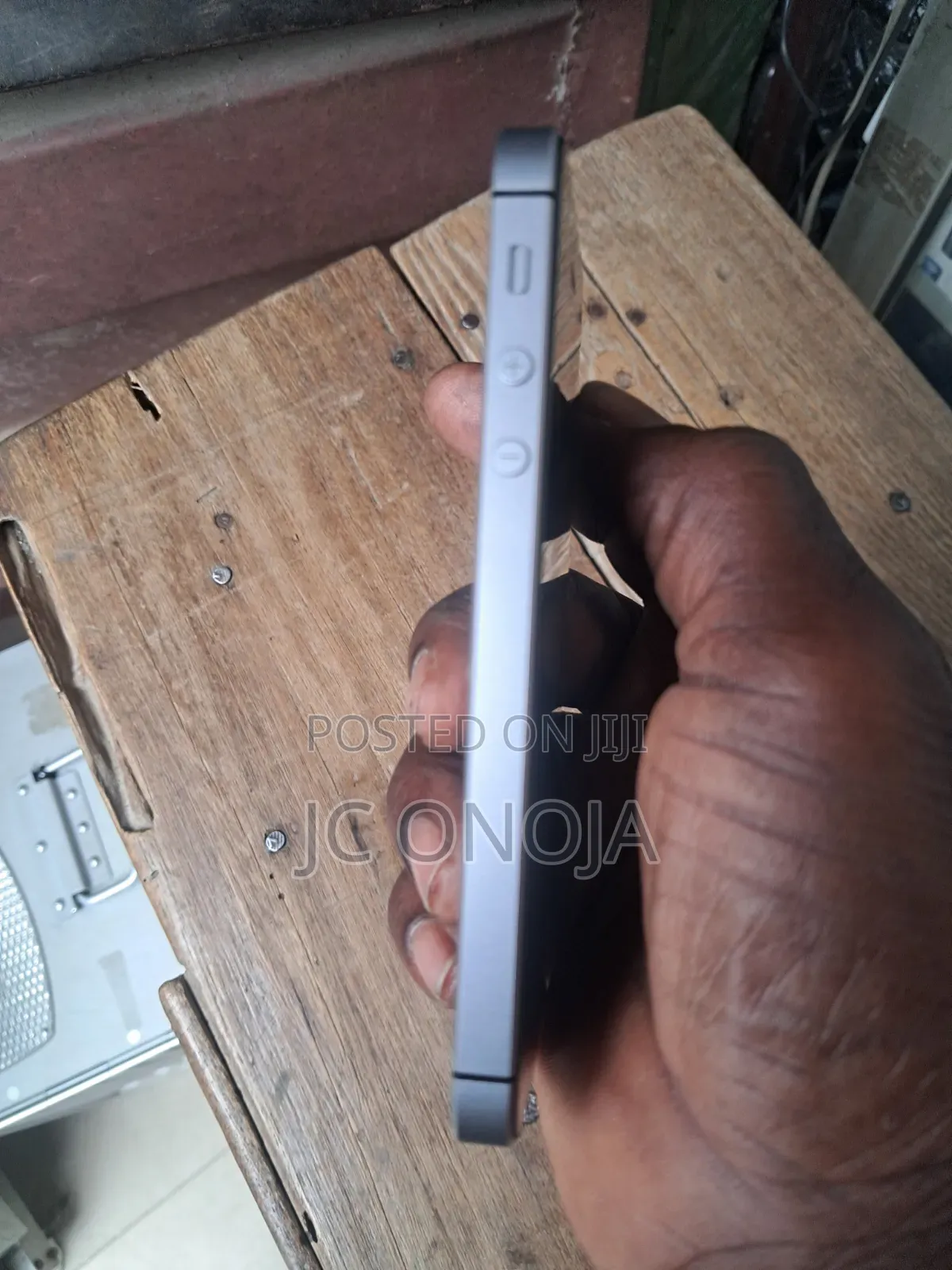 Apple iPhone SE (2022) 64 GB Gray