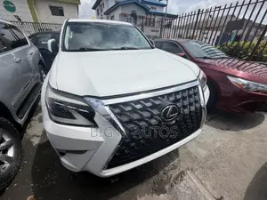 Lexus GX 2019 White