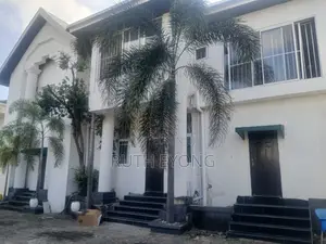 10bdrm Duplex in Off Admiralty Way, for rent