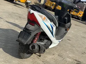 Suzuki 2019 White