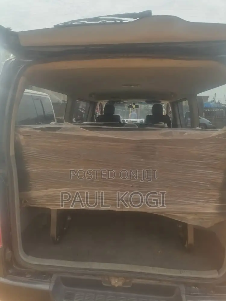 Toyota HiAce 2018 Silver
