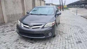 Toyota Corolla LE 4dr Sedan (1.8L 4cyl 4A) 2013 Gray