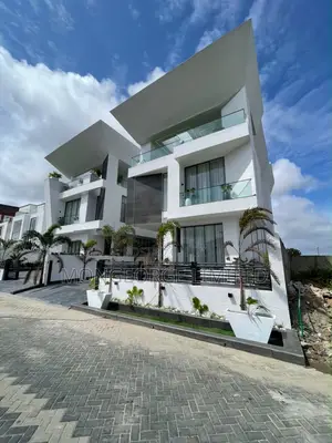 5bdrm Duplex in Osapa london for sale
