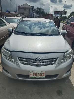 Toyota Corolla Altis 2010 Silver