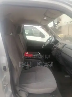 Toyota HiAce 2018 Silver