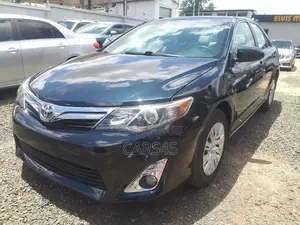 Toyota Camry LE 4dr Sedan (2.5L 4cyl 6A) 2014 Blue