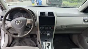 Toyota Corolla 2010 Silver