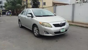 Toyota Corolla 2010 Silver