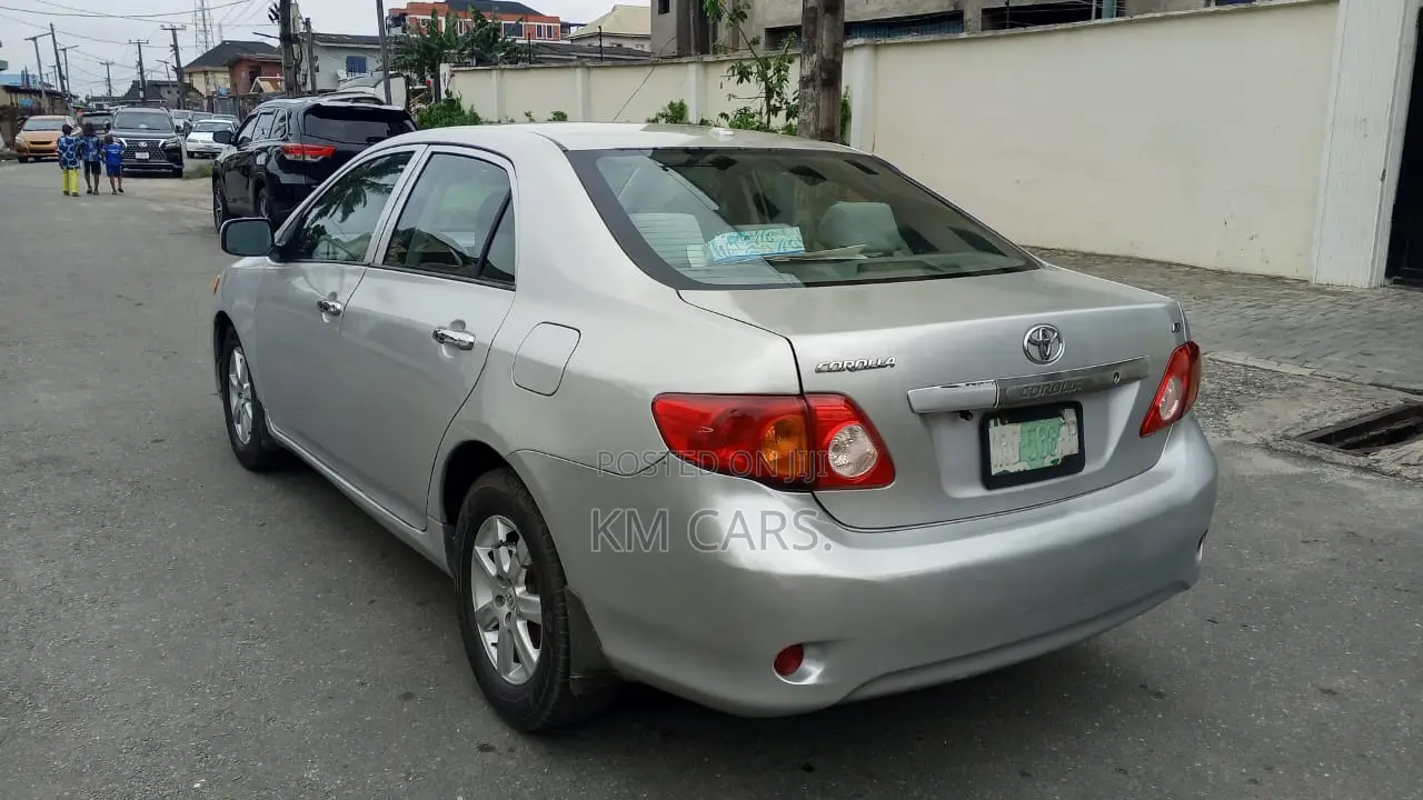 Toyota Corolla 2010 Silver