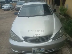 Toyota Camry 2005 Silver