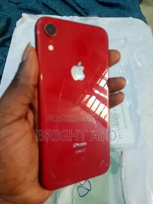 Apple iPhone XR 64 GB Red