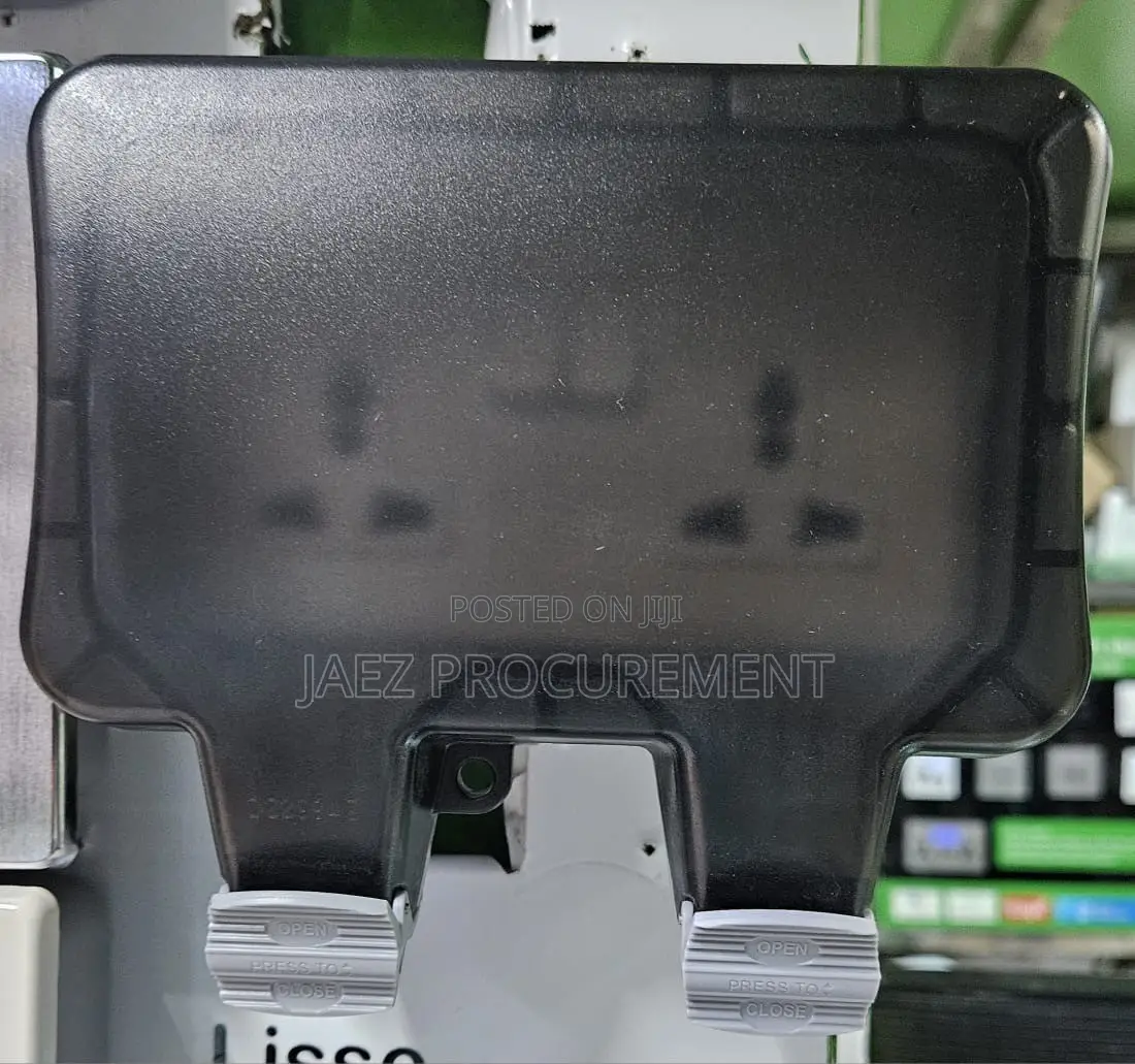 Waterproof IP68 Outdoor Socket
