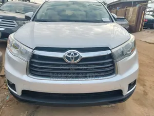 Toyota Highlander Limited 4dr SUV (3.5L 6cyl 6A) 2015 White