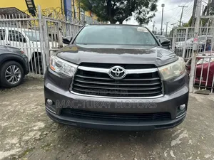 Toyota Highlander XLE V6 4x2 (3.5L 6cyl 6A) 2016 Gray