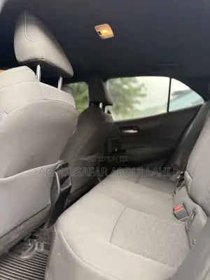Toyota Corolla SE (1.8L 4cyl 6M) 2019 Silver
